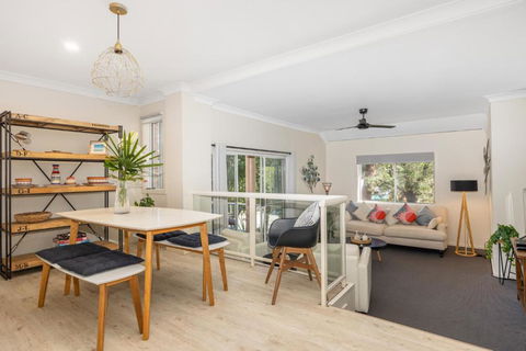 A Little Jewel By The Sea - Palm Beach Accommodation 4