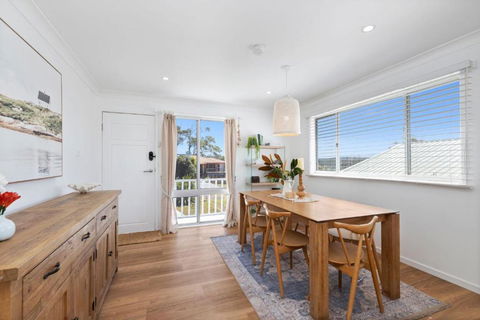 A Little Ocean Breeze - Palm Beach Accommodation 2