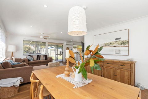 A Little Ocean Breeze - Palm Beach Accommodation 3