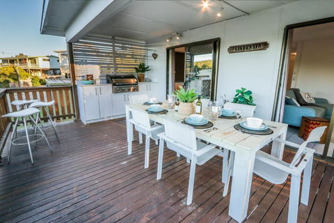 A Lure - A 2-minute Walk To Agnes Main Beach - Palm Beach Accommodation 0