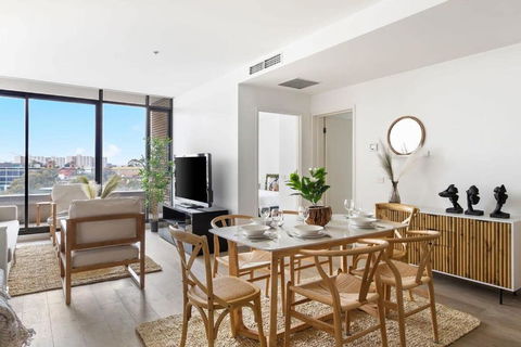 A Lux 2BR Apt Next To Melbourne Uni FREE Parking - Palm Beach Accommodation 0
