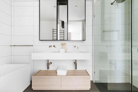 A Lux 3BR Townhouse In South Yarra FREE Parking - Palm Beach Accommodation 3