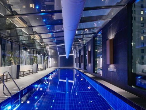 A Modern 2BR Apt With City Views FREE Parking - Palm Beach Accommodation 3