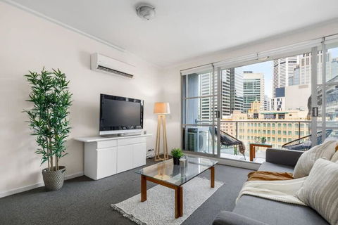 A Modern Apt City Views Next To Darling Harbour - Palm Beach Accommodation 2