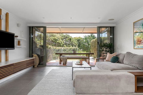 A Perfect Stay - 1 James Cook Apartments - Palm Beach Accommodation 4
