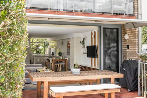A Perfect Stay - 1 James Cook Apartments - Palm Beach Accommodation 2