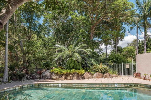 A Perfect Stay - 1 James Cook Apartments - Palm Beach Accommodation 0