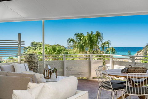 A Perfect Stay - Boardroom At Wategos - Palm Beach Accommodation 0