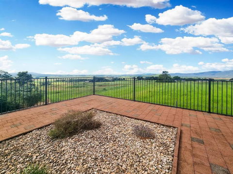 A Picturesque 3 Bedroom House With Splendid Views - Palm Beach Accommodation 0
