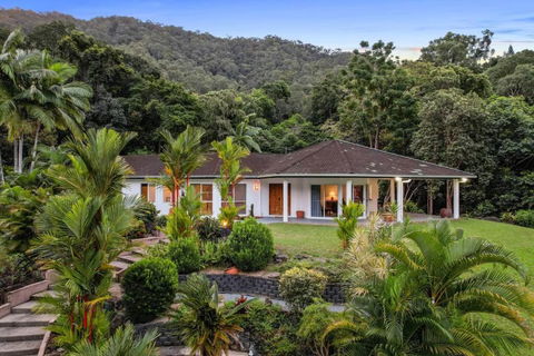 A Piece Of Tropical Paradise-Near Crystal Cascades - Palm Beach Accommodation 0
