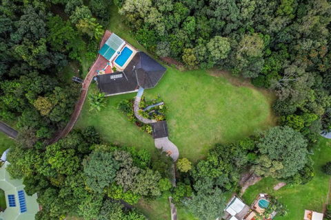 A Piece Of Tropical Paradise-Near Crystal Cascades - Palm Beach Accommodation 2