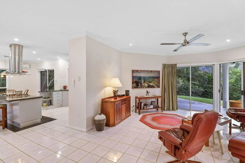 A Piece Of Tropical Paradise-Near Crystal Cascades - Palm Beach Accommodation 4