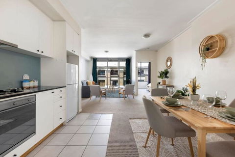 A Plush & Comfy Apt Right Next To Darling Harbour - Palm Beach Accommodation 3
