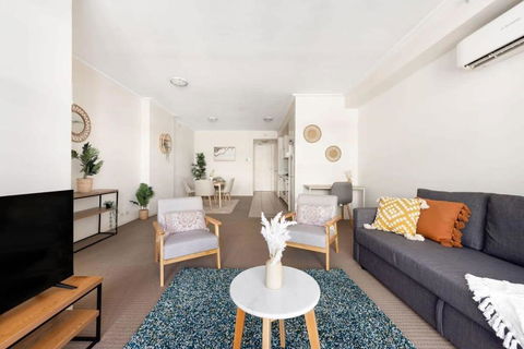 A Plush & Comfy Apt Right Next To Darling Harbour - Palm Beach Accommodation 4