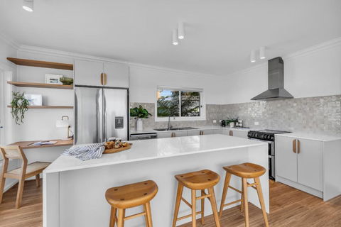 A Short Time - Palm Beach Accommodation 2