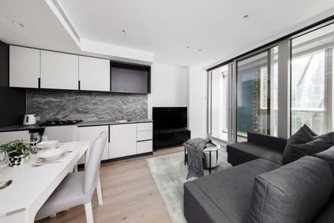 A Spacious & Lux Apt For 5 Next To Southern Cross - Palm Beach Accommodation 1