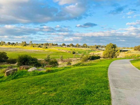 A Spacious Vacation Home Nearby Melbourne Airport - Palm Beach Accommodation 0