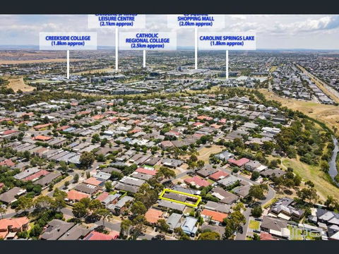A Spacious Vacation Home Nearby Melbourne Airport - Palm Beach Accommodation 2