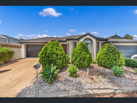 A Spacious Vacation Home Nearby Melbourne Airport - Palm Beach Accommodation 1