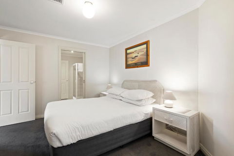 A Stones Throw - Palm Beach Accommodation 4