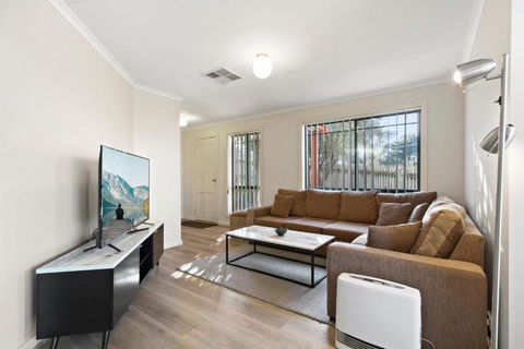 A Stones Throw - Palm Beach Accommodation 2