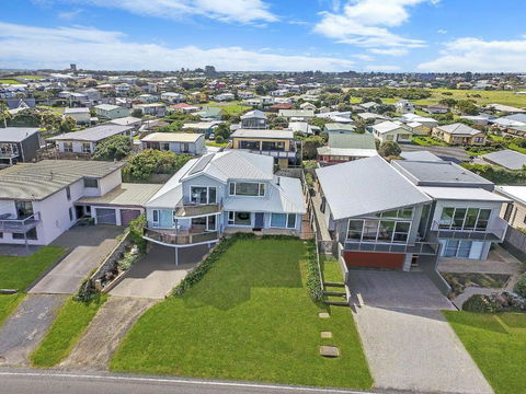 A Top Deck - Palm Beach Accommodation 2