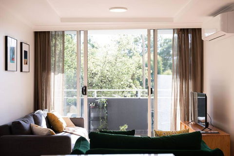 A Wabi-Sabi Style Apartment At City - Palm Beach Accommodation 0