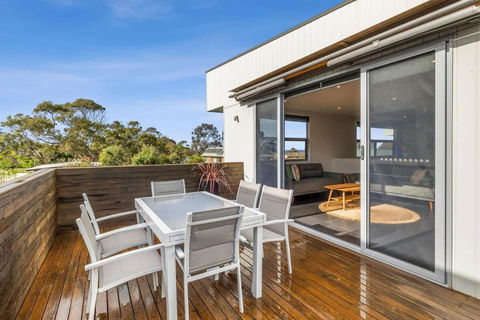 A Wave From It All Ocean Glimpse Central Torquay - Palm Beach Accommodation 1