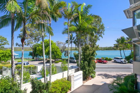 Aarons Luxury Retreat - Palm Beach Accommodation 0