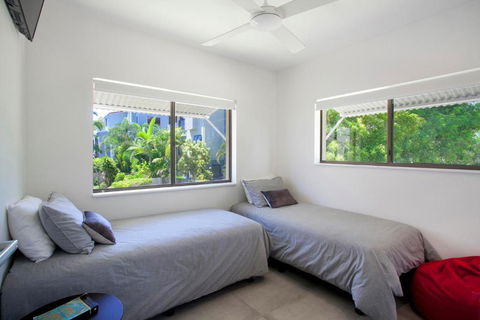 Aarons Luxury Retreat - Palm Beach Accommodation 3