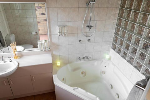 Abacus Motel - Palm Beach Accommodation 3