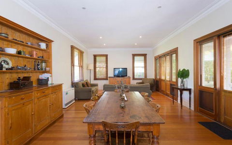 Abaleen House - Palm Beach Accommodation 4