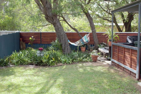 Abbey Beach Cottage - Palm Beach Accommodation 0