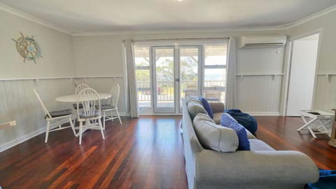 Abbey Beachviews With WiFi - Palm Beach Accommodation 2