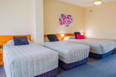 Abbotsleigh Motor Inn - Palm Beach Accommodation 4