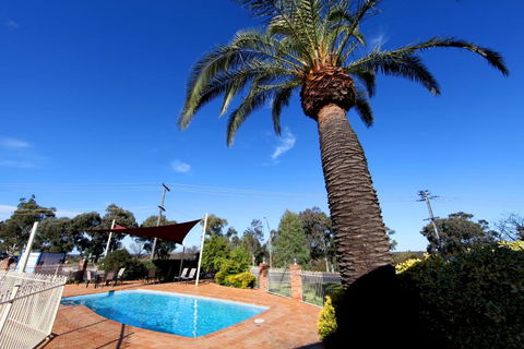 Abel Tasman Motor Inn - Palm Beach Accommodation 1