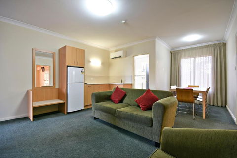 Abel Tasman Motor Inn - Palm Beach Accommodation 3