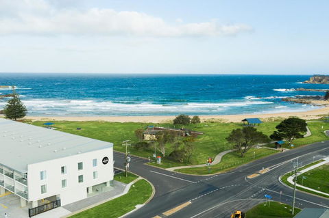 Abode Malua Bay - Palm Beach Accommodation 3