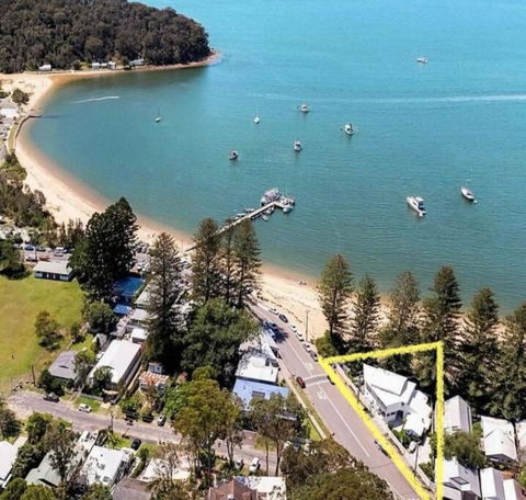 Absolute Beach Front House Panoramic Views - Palm Beach Accommodation 0