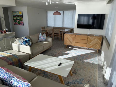 Absolute Beach Frontage Two Bedroom - Palm Beach Accommodation 3