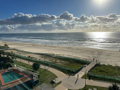 Absolute Beach Frontage Two Bedroom - Palm Beach Accommodation 2