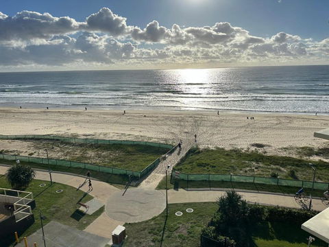 Absolute Beach Frontage Two Bedroom - Palm Beach Accommodation 1