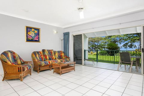 Absolute Beachfront Apartment - Palm Beach Accommodation 0