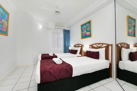 Absolute Beachfront Apartment - Palm Beach Accommodation 2