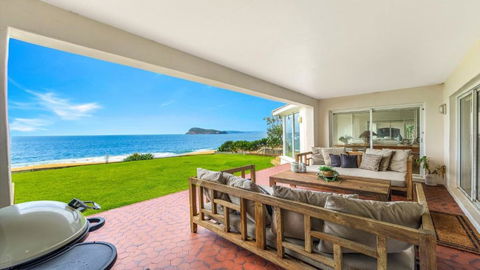 Absolute Beachfront Beauty - Pearl Beach - Palm Beach Accommodation 0