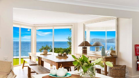 Absolute Beachfront Beauty - Pearl Beach - Palm Beach Accommodation 2