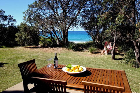 Absolute Beachfront Mollymook - Palm Beach Accommodation 0