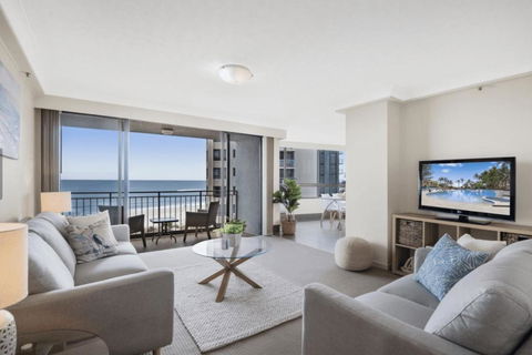 Absolute Beachfront Royal Palms - Palm Beach Accommodation 2
