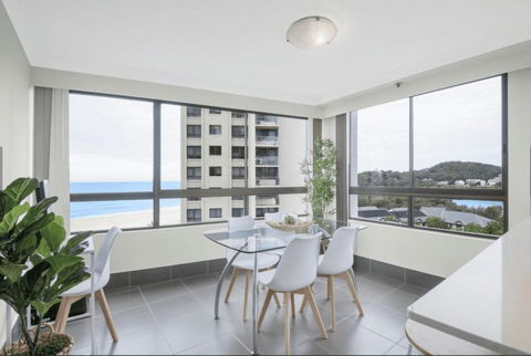 Absolute Beachfront Royal Palms - Palm Beach Accommodation 4