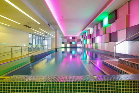 Absolute Hidden Gem In CBD - Palm Beach Accommodation 4